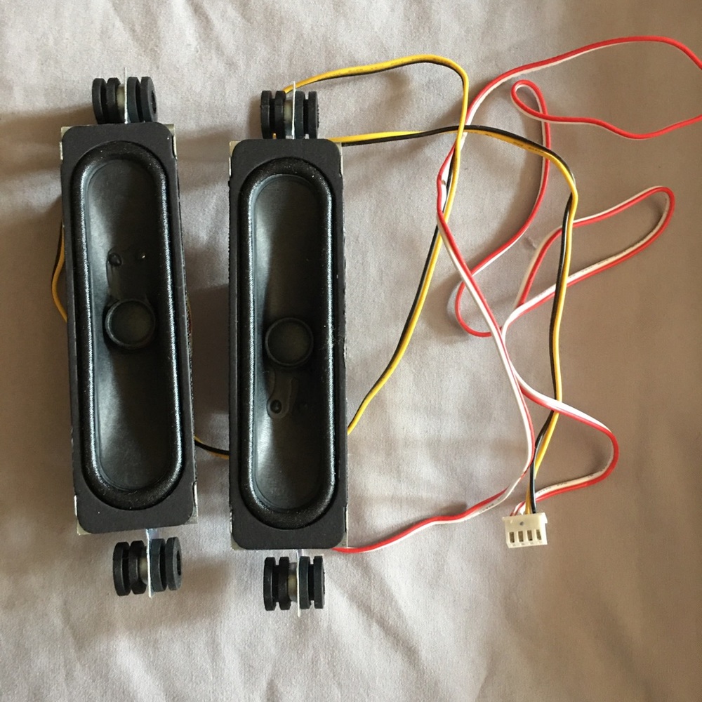 VIZIO E320i-AO speakers